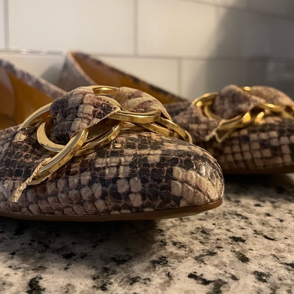 Size 7.5 Womens flats. Professionally cleaned. Great condition! Faux snakeskin. - Picture 4 of 6